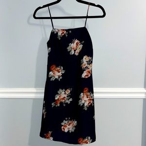 Navy blue flower pattern Francesca’s mini dress💙